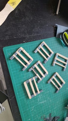 Montant en carton . et oui